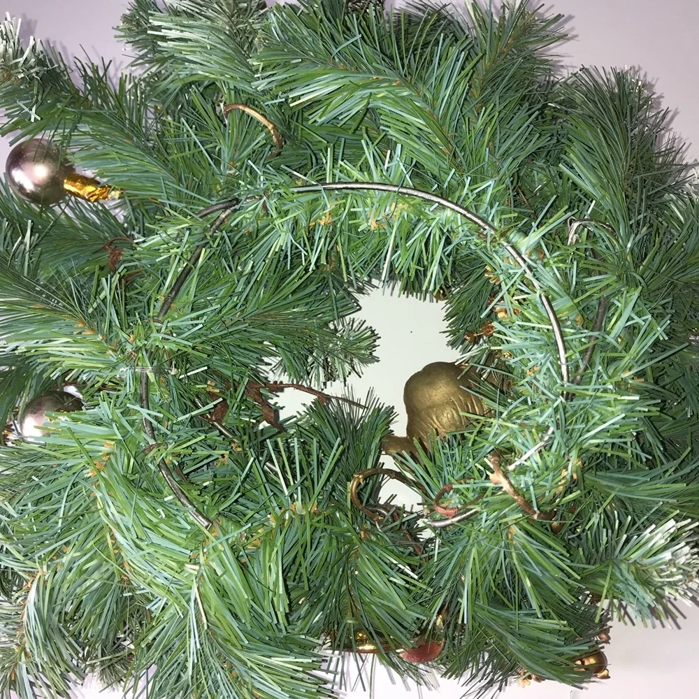 Vintage Holiday Garland Centerpiece